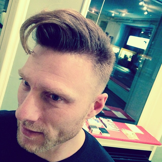 Rock and Roll og regnvejr – we love January ;)
#maryjaneinlove #styling #rockandroll #menshaircut